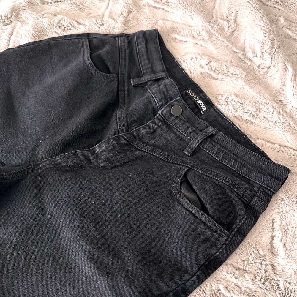 Fashion Nova cowboy mom jeans